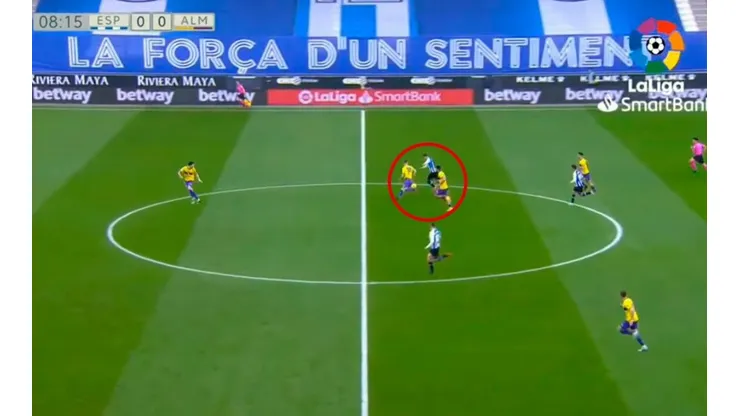 Con sombrero incluido y desde mitad de cancha: así fue el golazo descomunal de Raúl de Tomás