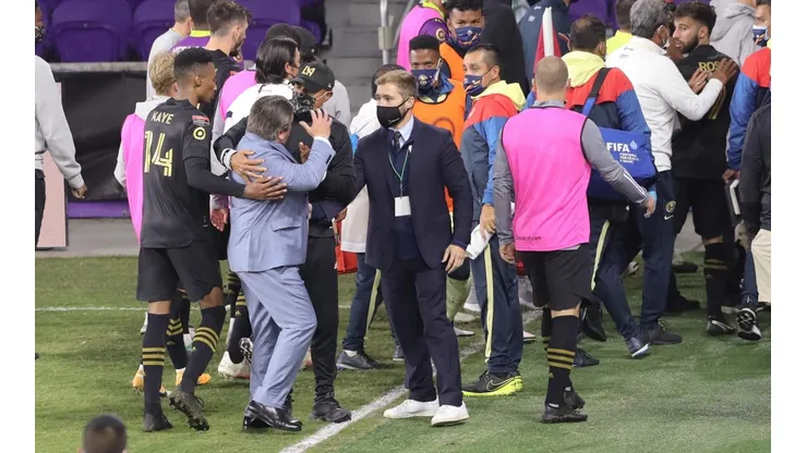 Miguel Herrera y una nueva pelea que le terminó costando el trabajo en el América.