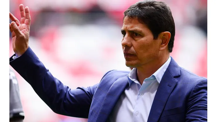 Alfonso Sosa toma ventaja para ser director técnico de Cruz Azul.