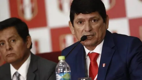 Agustín Lozano argumentó los motivos de su ausencia a la sesión.