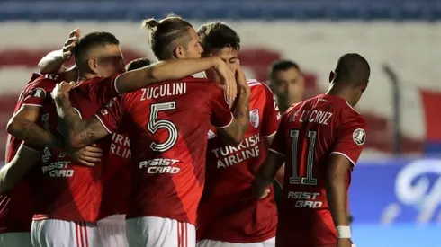 River es invencible: le hizo seis a Nacional y está de nuevo en semis