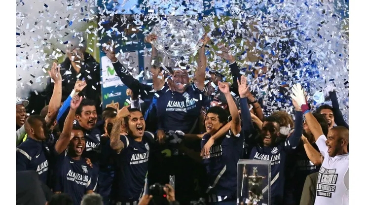 Alianza Lima campeonó en el 2017 gracias a Pablo Bengoechea.