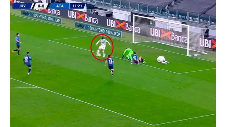 Insólito: Morata tenía el arco libre y erró un gol inexplicable