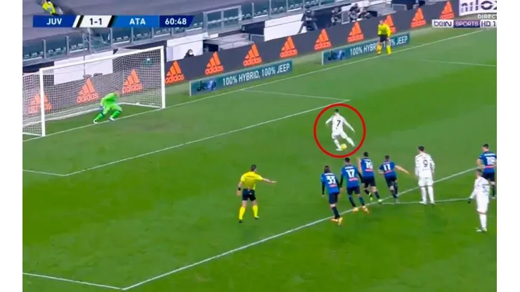 Video: Cristiano se hizo cargo del penal y el arquero del Atalanta se lo atajó