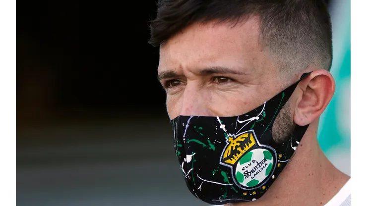 Santos se ilusiona: el primer video del Huevo haciendo futbol