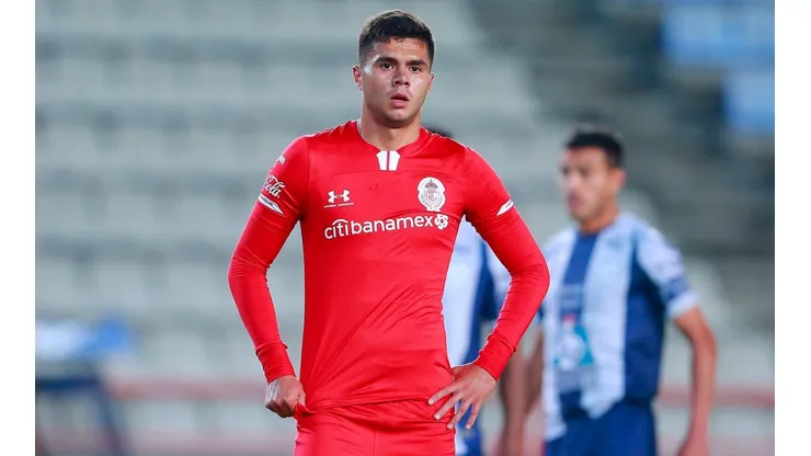 América y Chivas se pelean por Alan Medina