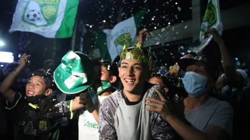 Celebración de la afición de León por el Guard1anes 2020.