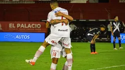 El festejo de los jugadores de Huracán.