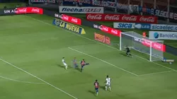 Catarata de errores en San Lorenzo que terminó con gol en contra a favor de Talleres