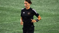 Kathryn Nesbitt, la primera árbitro en MLS
