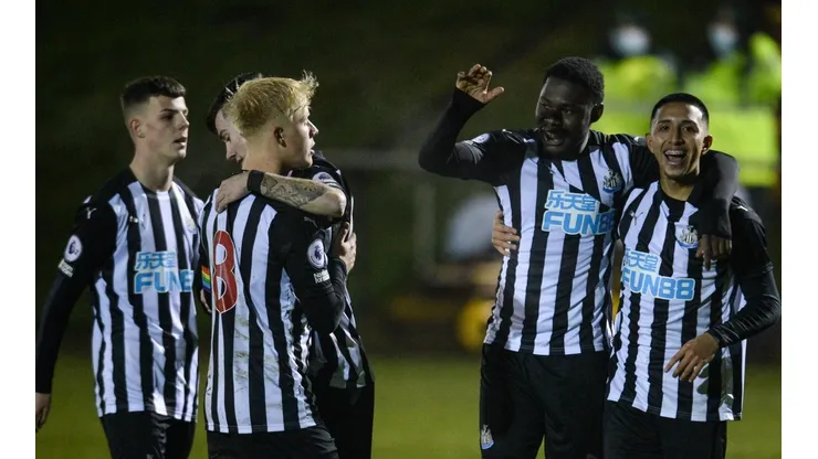 Rodrigo Vilca anotó el 2-0 parcial del Newcastle sobre el Stoke City.