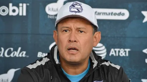 Juan Reynoso no continuó el Puebla debido al presupuesto del club mexicano.