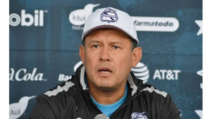 Juan Reynoso no continuó el Puebla debido al presupuesto del club mexicano.