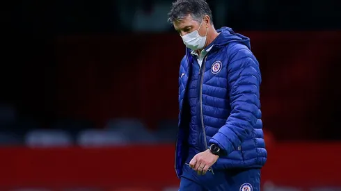 Robert Dante Siboldi renunció a Cruz Azul tras la histórica derrota ante Pumas.
