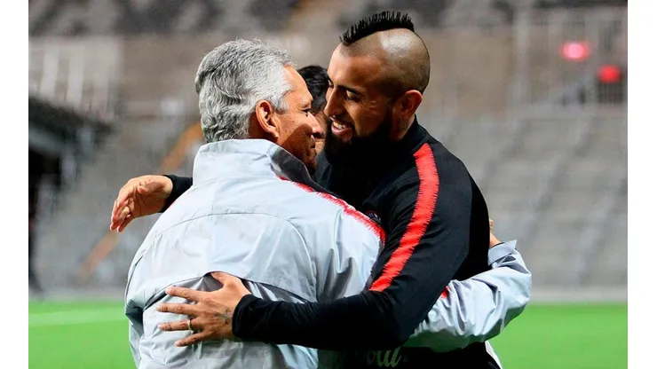 Reinaldo Rueda ya se despidió de Arturo Vidal.