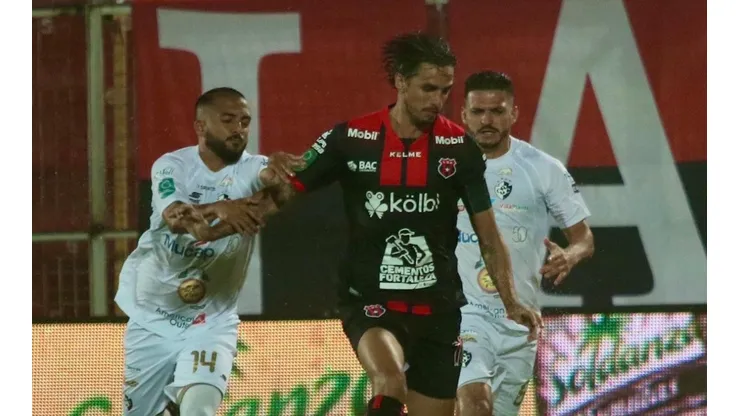 Cartaginés vs. Alajuelense (Foto: @ldacr)