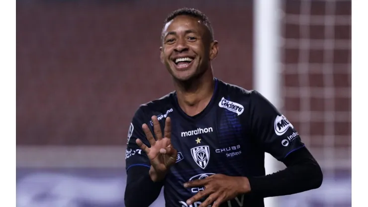 Gabriel Torres tiene 32 años.