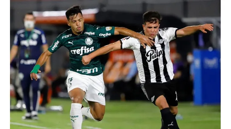 Partido picante y empate 1-1 entre Libertad y Palmeiras.