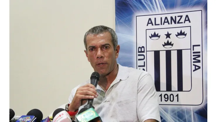 Wilmar Valencia dirigió a Alianza Lima la temporada 2013.