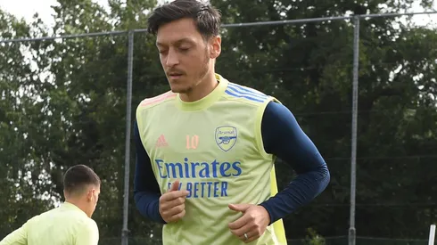 Mesut Özil, volante del Arsenal