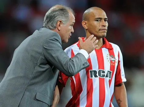 Estudiantes emocionó a todos despidiendo a Sabella: "Usted es la estrella que elegimos"