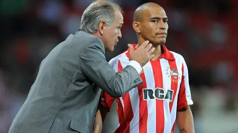 Alejandro Sabella dirigiendo a Estudiantes de La Plata.