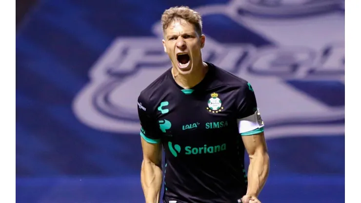 Oficial: Julio Furch deja Santos Laguna y es nuevo refuerzo de Atlas