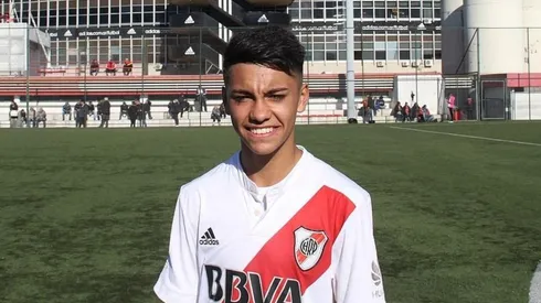 River: un juvenil con coronavirus y dos más aislados por contacto estrecho