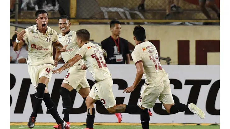 Alonso metió un gol en la Libertadores con Universitario.