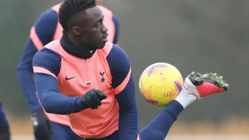 Dávinson Sánchez podría irse del Tottenham en el próximo mercado de fichajes.