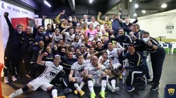 Celebración de los jugadores de Pumas tras el triunfo ante Cruz Azul
