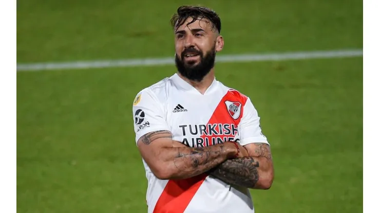 El festejo tradicional de Lucas Pratto.