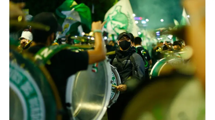 Afición de León concentrada en la previa contra Chivas