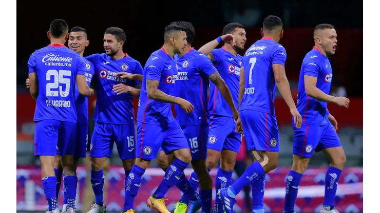 Cruz Azul goleó a Pumas por 3-0