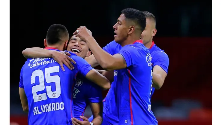 Cruz Azul golea a Pumas UNAM en el Estadio Azteca