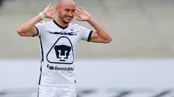 Cruz Azul piensa en Carlos González