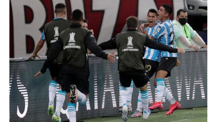 El festejo alocado de los jugadores de Racing.