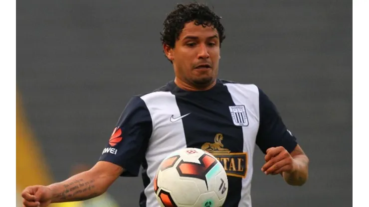 Reimond Manco no descarta posibilidad de volver a ponerse la camiseta de Alianza Lima.