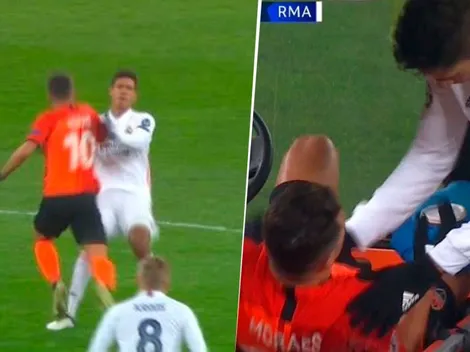 La jugada por la que pidieron la roja a Varane: el rival se fue en camilla