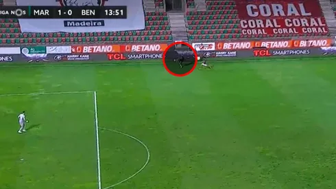 Video: Otamendi tuvo que pedir perdón por este error que convirtió en Benfica
