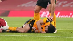 Raúl Jiménez recibe apoyo tras su lesión en Wolves.