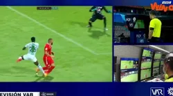 ¿Era para roja? El VAR dejó con diez jugadores a Nacional