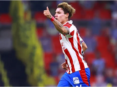 Chicote Calderón le rinde homenaje a Maradona: tercer gol a lo Diego