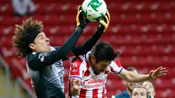 Guillermo Ochoa ante Chivas