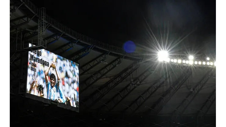 Foto de Diego Maradona en los estadios de Brasil.
