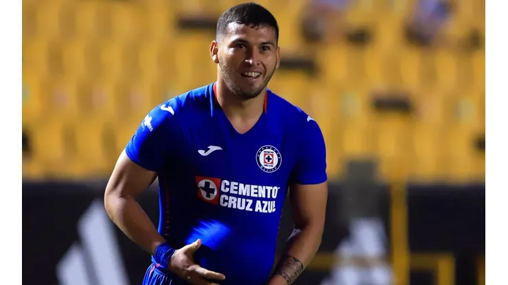 Juan Escobar marcó el primero para Cruz Azul.