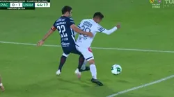 Víctor Guzmán falló un polémico penal.