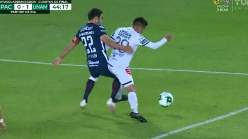 Víctor Guzmán falló un polémico penal.