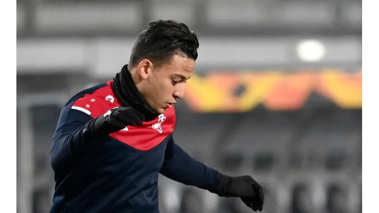 Cristian Benavente disputó el partido como delantero.