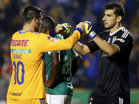 Guzmán y Gignac homenajearon a Maradona en la entrada de calor